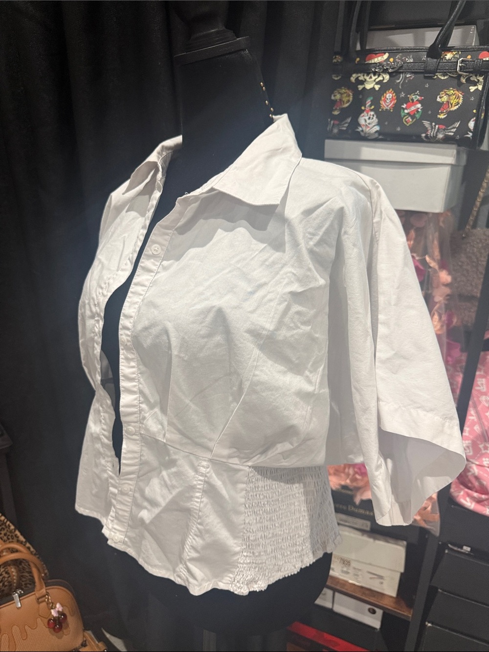 Express White Short Sleeve Fitted Button-Front Shirt - Picture 5 of 6